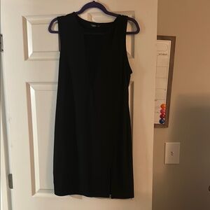 Elegant Black Sleeveless Dress with mesh V neck